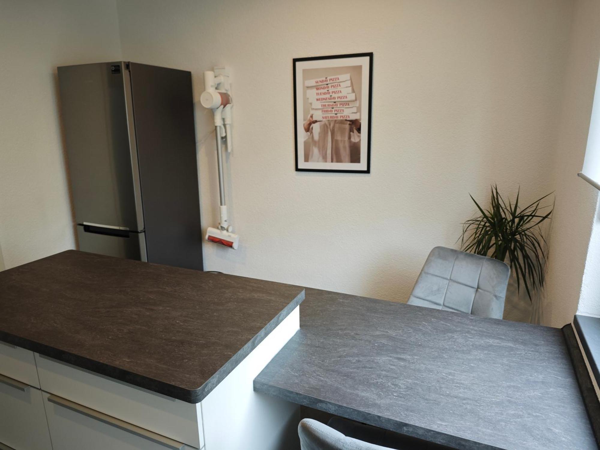 Fh-Naehe: Modernes Apt Mit Balkon ホーフ エクステリア 写真